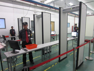安檢領(lǐng)域的革新者 深入解析麥特Metor 6m與Rapiscan機(jī)場安檢門